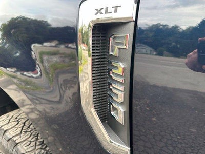 2022 Ford Super Duty F-250 SRW XLT 4WD Crew Cab 6.75' Box