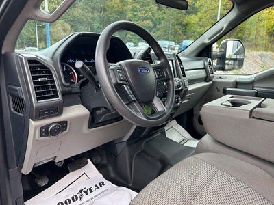 2022 Ford Super Duty F-250 SRW XLT 4WD Crew Cab 6.75' Box