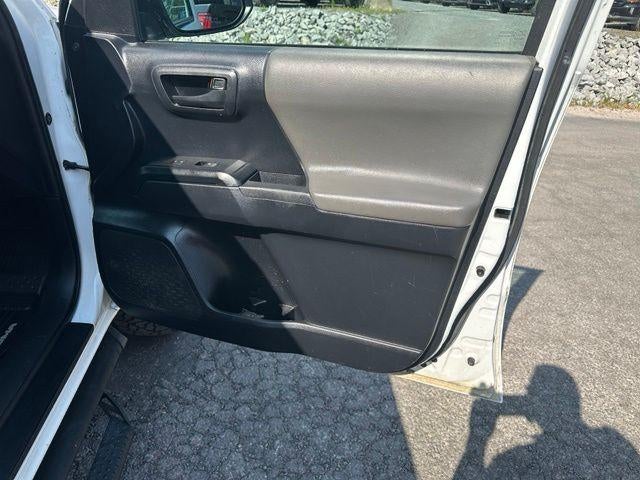 2019 Toyota Tacoma 2WD 2WD SR Double Cab 5' Bed I4 AT (GS)