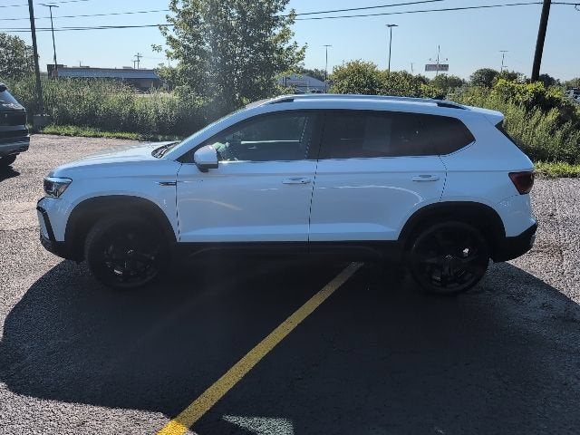 Used 2022 Volkswagen Taos SE with VIN 3VVLX7B29NM078508 for sale in Newark, NY